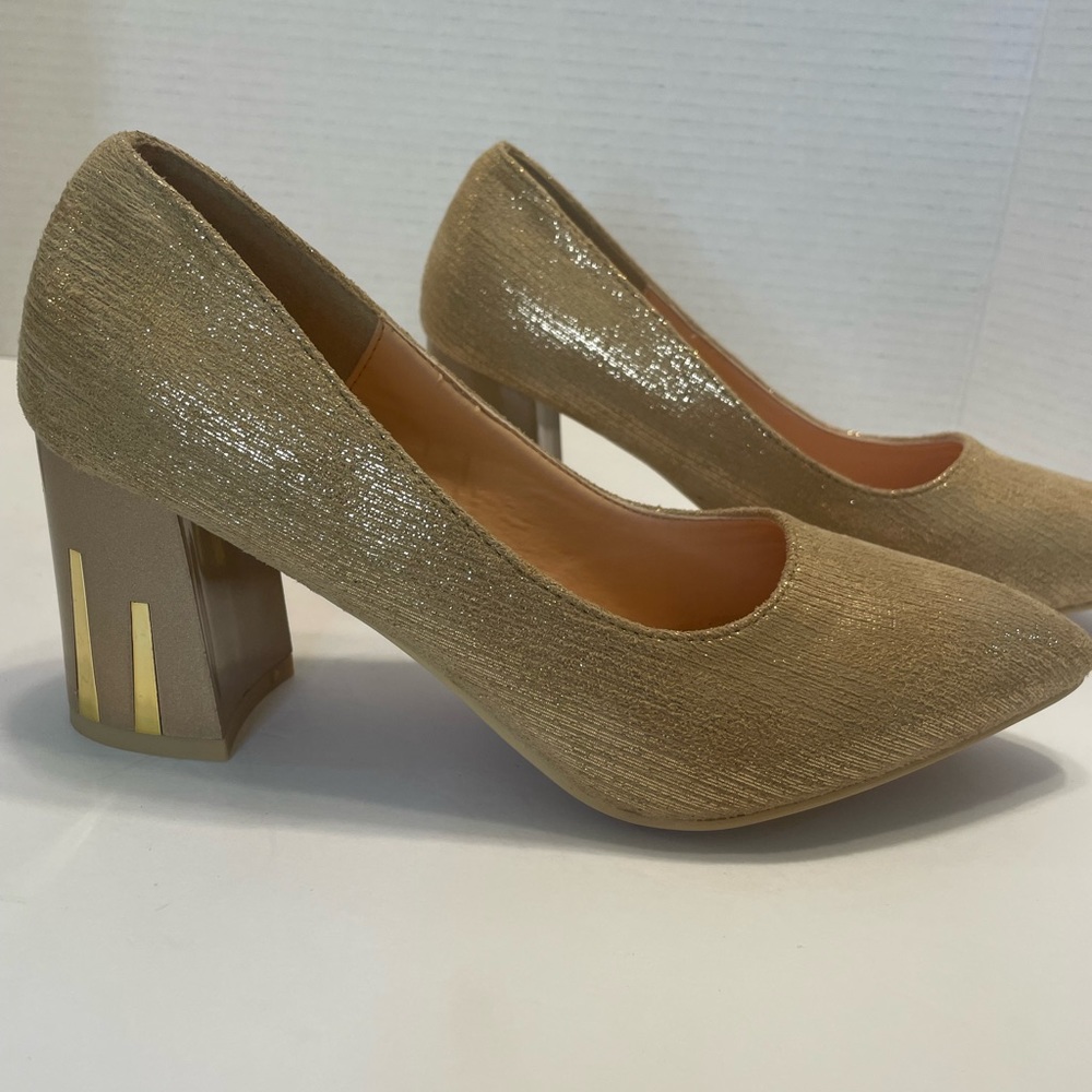 Classique Gold Shimmer Square Platform Heels NWOT never worn